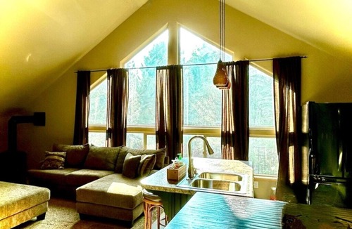 Island Park Apartment | Private Loft, Kitchen, Yellowstone, Lakes, Fun