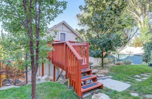 East End Apartment | Private Loft with trail access to Boise Foothills - Pets Welcome!