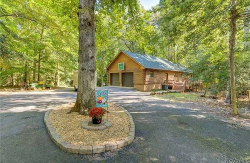 Bumpass Cabin | Private log cabin, hot tub, lake access with boat slip