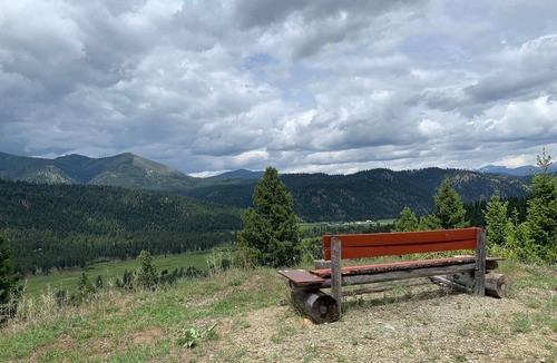 Darby Cabin | Private Montana Ranch Retreat – Perfect for Weddings & Group Events