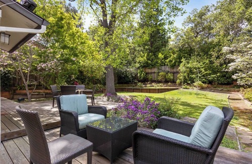 West Menlo Park House | Private Oasis — Comfortable House near Stanford with Beautiful Garden
