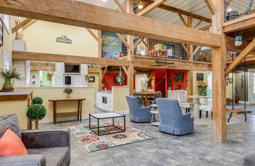 Hillsboro House | Private Ponds & Trails: Hillsboro Nature Retreat!