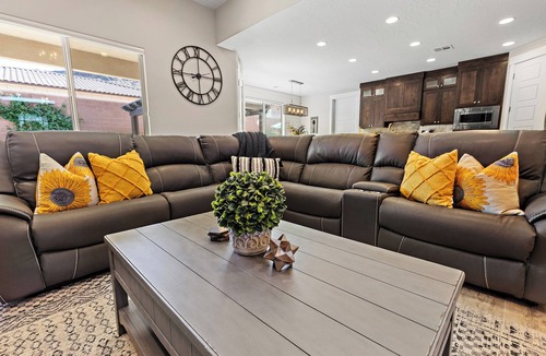 Hurricane House | Private Pool, Hot Tub and Dog Friendly!
