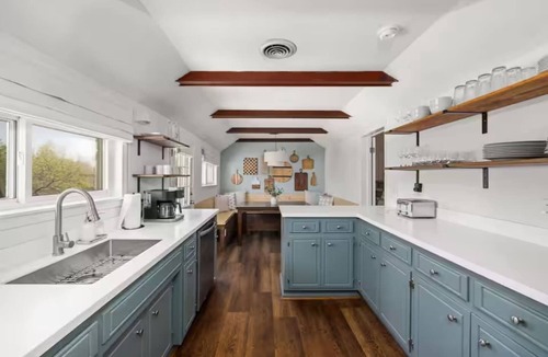 Altavista House | Private Suite w/Kitchen in Boutique Inn + Hot Tub