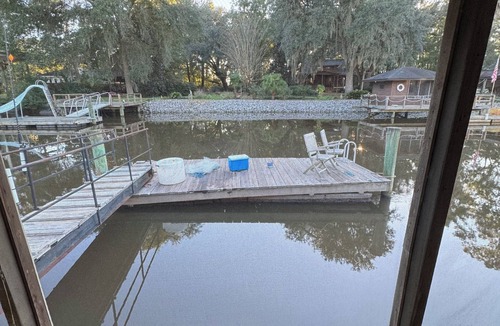 Midway Cottage | Private Waterfront Guest House w/Dock & Kayaks - Quiet Midway, GA