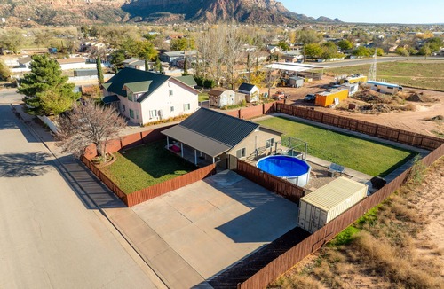 Colorado City House | Private Zion Stay: Seasonal Pool, Fire-Pit, BBQ Grill, + Red Rock Views