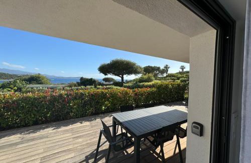 Porticcio Apartment | Proche porticcio, Coup de cœur asuré,Appartement de standing, rez de villa 6 couchages, climatisé à 150m de la plage, terrains de tennis