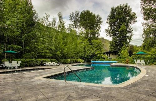 Warm Springs Apartment | Prospector Condo