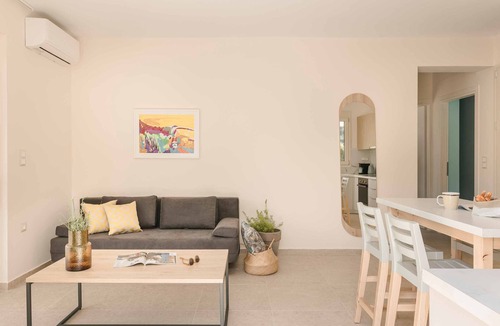 Dhrakata Villa | Punentes Villa - Two Bedroom Villa, Sleeps 4