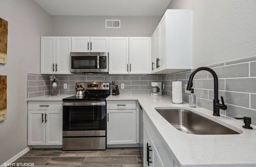 Desert View Village Apartment | Pure Suites Ascent 2 Bed Gym Pool Cabana in Phoenix