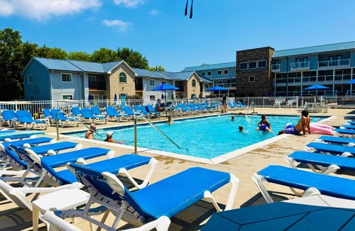 Put-in-Bay House | Put-in-Bay Poolview Condo #2