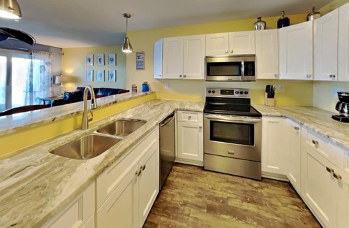 Put-in-Bay House | Put-in-Bay Waterfront Condo #106
