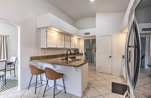 Chandler House | Putting Green! Desert Group Getaway in Chandler
