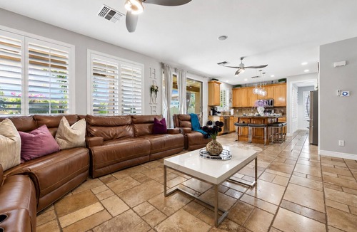 Cortina House | Putting Green, In-Home Gym, Firepit, Outdoor Kitchen! 3 King Rooms.