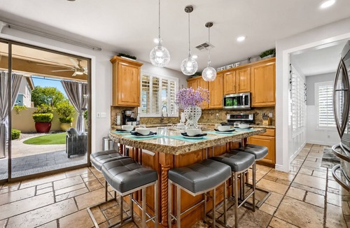 Cortina House | Putting Green, In-Home Gym, Firepit, Outdoor Kitchen! 3 King Rooms.