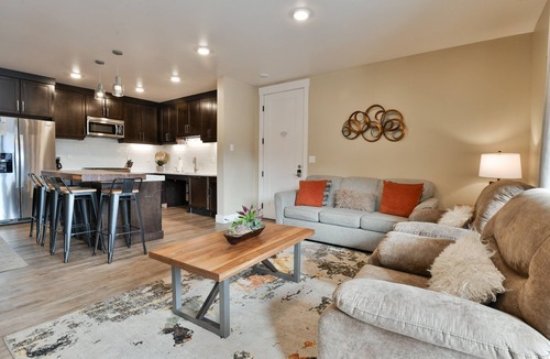 Moab South Valley Condo | Quad C 1-4 at Moab Resort-Pool-Pets-Large Groups