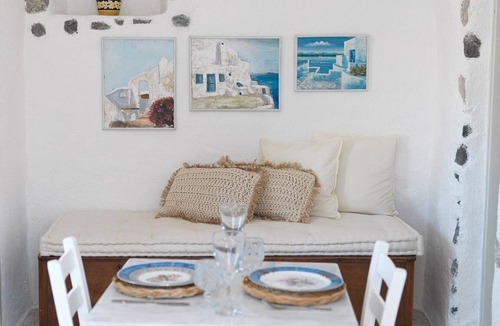 Exo Gonia Villa | Quaint Santorini Villa | Blue House | 1 Bedroom