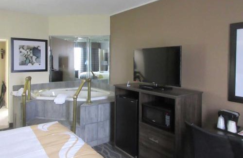 Richmond Hotel | Quality Inn and Conference Center