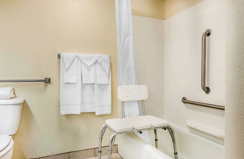 Gallipolis Ferry Hotel | Quality Inn Gallipolis