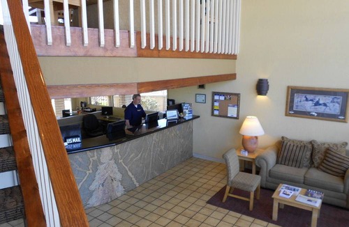 Youngtown Hotel | Quality Inn & Suites Phoenix NW - Sun City
