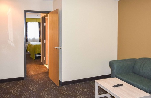 Brooks Hotel | Quality Inn & Suites Brooks Louisville South