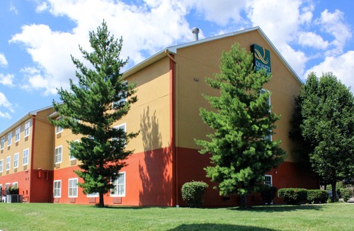 Sharonville Hotel | Quality Inn & Suites Cincinnati Sharonville