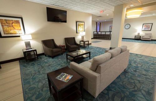 Mansfield Hotel | Quality Inn & Suites Downtown Mansfield