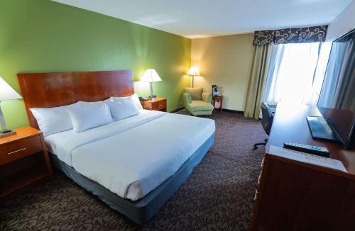 Mansfield Hotel | Quality Inn & Suites Downtown Mansfield