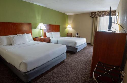 Mansfield Hotel | Quality Inn & Suites Downtown Mansfield