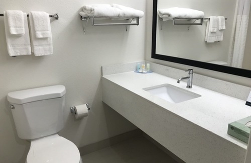 Fresno Hotel | Quality Inn & Suites Fresno Northwest