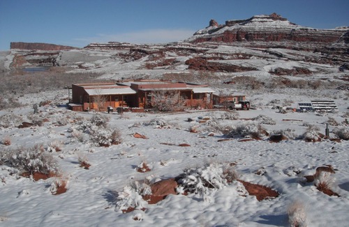 Moab Cabin | Queen, river view, disc golf, kayaks, ATV, wildlife, hiking, beach, pet friendly
