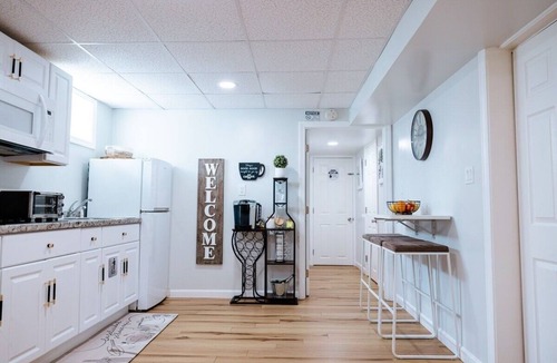 Mount Pleasant Apartment | -Queen+Sofa Bed-“Modern/Cozy/Lovely” Casita CoNeJo