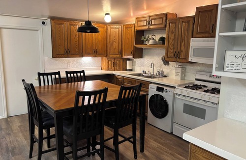 Fillmore Apartment | Quiet apartment at the mouth of meadow mountains. Located right off of i15.