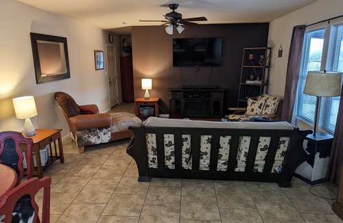 Paulden House | Quiet Country Living with horse facilities!
