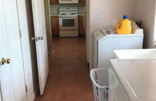 Menlo Park House | Quiet Ranch Home · Near Mercado & Downtown · Pet Friendly