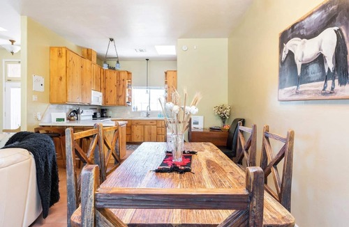 Menlo Park House | Quiet Ranch Home · Near Mercado & Downtown · Pet Friendly