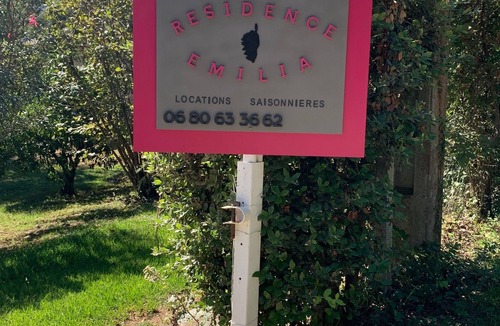 Santa-Maria-Poggio Apartment | Résidence EMILIA
