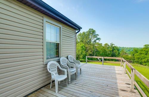 West Columbia House | Racine Vacation Rental 25 Mi to Athens!