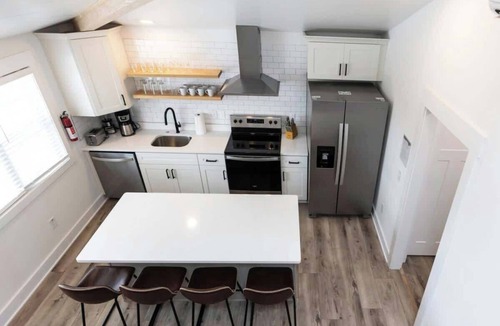 Northeast Virginia Beach Apartment | Raglan - Loft #7 - 8 min walk to the beach