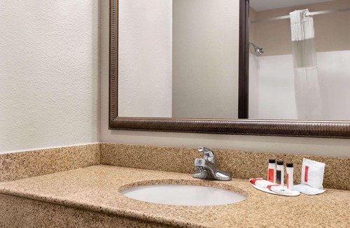 Elizabethtown Hotel | Ramada by Wyndham Elizabethtown