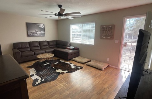 Desert Hills House | Ranch house with horse stalls