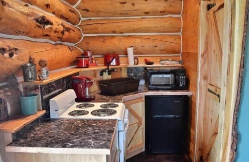 Wapiti Cabin | Rangers Cabin- Couples Retreat, on the way to Yellowstone!