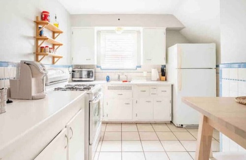West Price Hill House | Rare Find Cozy Apartment Close to Downtownn