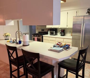 Meadview House | Rare four Bedroom MeadviewVacation Home - Grand Canyon West-Skywalk