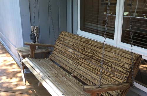 West Beach Cottage | RATE REDUCED Aug 1-8 DIscount Family or Couple; Pets; Pool; Open Aug 22 forward