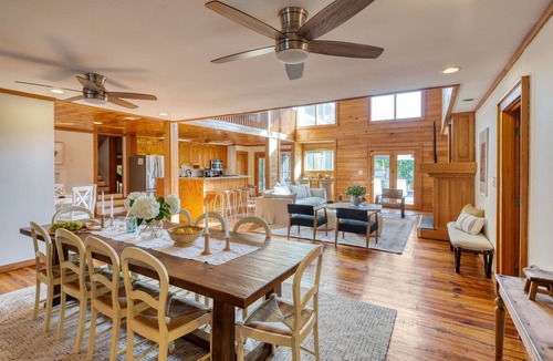 Sullivan's Island Cabin | Raven by AvantStay | Entertainers Dream w/Pool, Hot Tub, Game Room! 9 BRs!