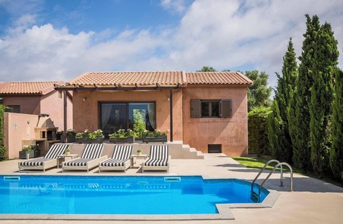 Svoronata Villa | Raxi - Two Bedroom Villa, Sleeps 4