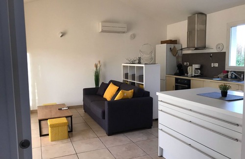 Afa House | Recent air-conditioned house 45m2 in AFA