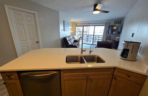 Gypsum Condo | Recently renovated lake View Condo with balcony