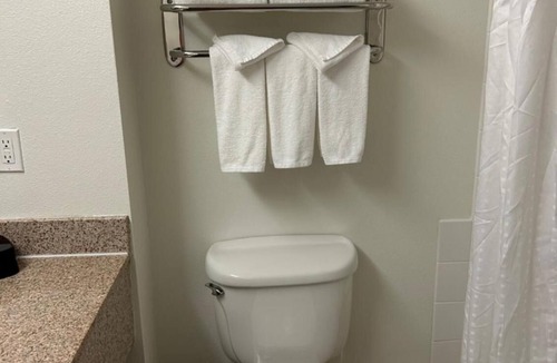 Barstow Hotel | Recharge in a Relaxed + Affordable Room Near Barstow Local Attractions